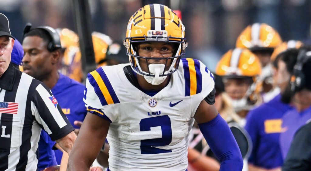 Kyren Lacy in LSU iniform